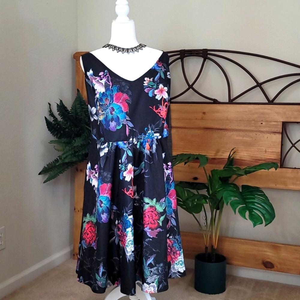 City Chic - L /Size 20, Black Floral Dress